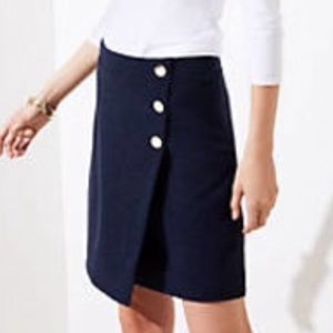 Navy skirt like new